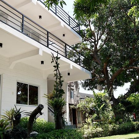 Location One Eighty Bed & Breakfast Bangcusay Ngoại thất bức ảnh