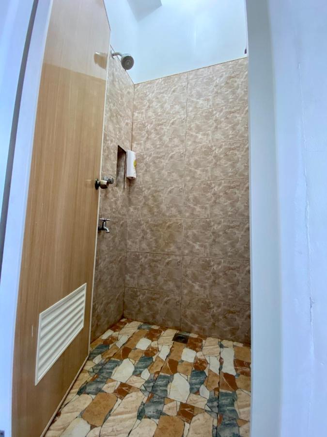 Location One Eighty Bed & Breakfast Bangcusay Ngoại thất bức ảnh